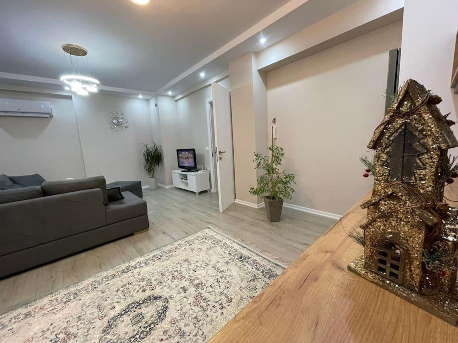 Melody Apartment In Korce Ngoại thất bức ảnh